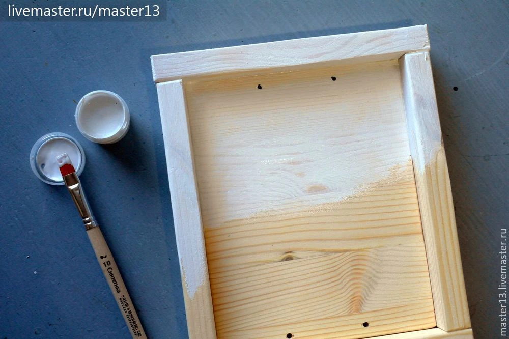 Делаем красивую кормушку для птиц «Снегири»